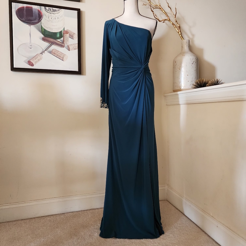 š„Mac Duggal Elegant One-Shoulder Teal Evening Gown with sleeve embellishment. - Picture 3 of 17
